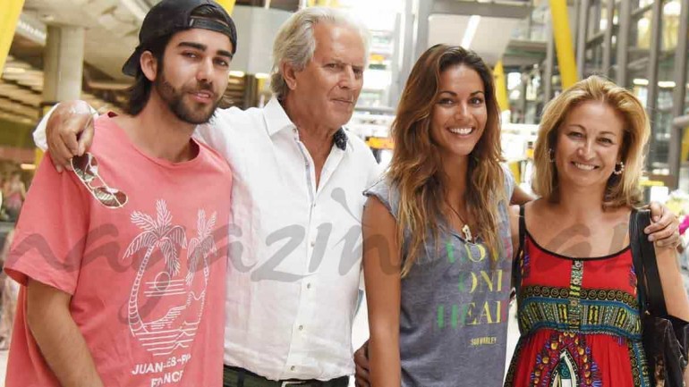 Lara Álvarez en familia