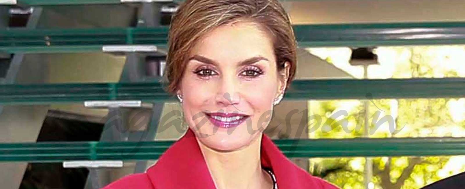 La reina Letizia da la bienvenida a la primavera, en Oporto