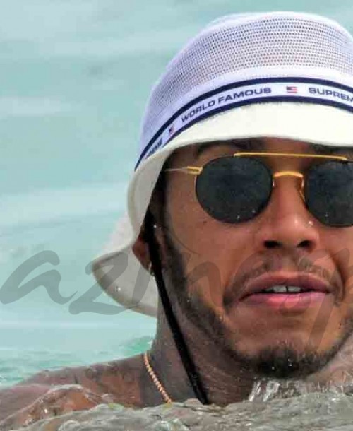 Lewis Hamilton vuelve a Barbados de vacaciones en solitario.