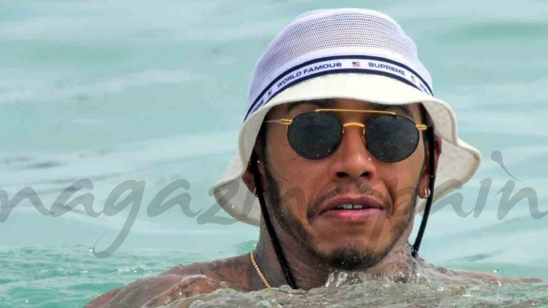 Lewis Hamilton vuelve a Barbados de vacaciones en solitario.