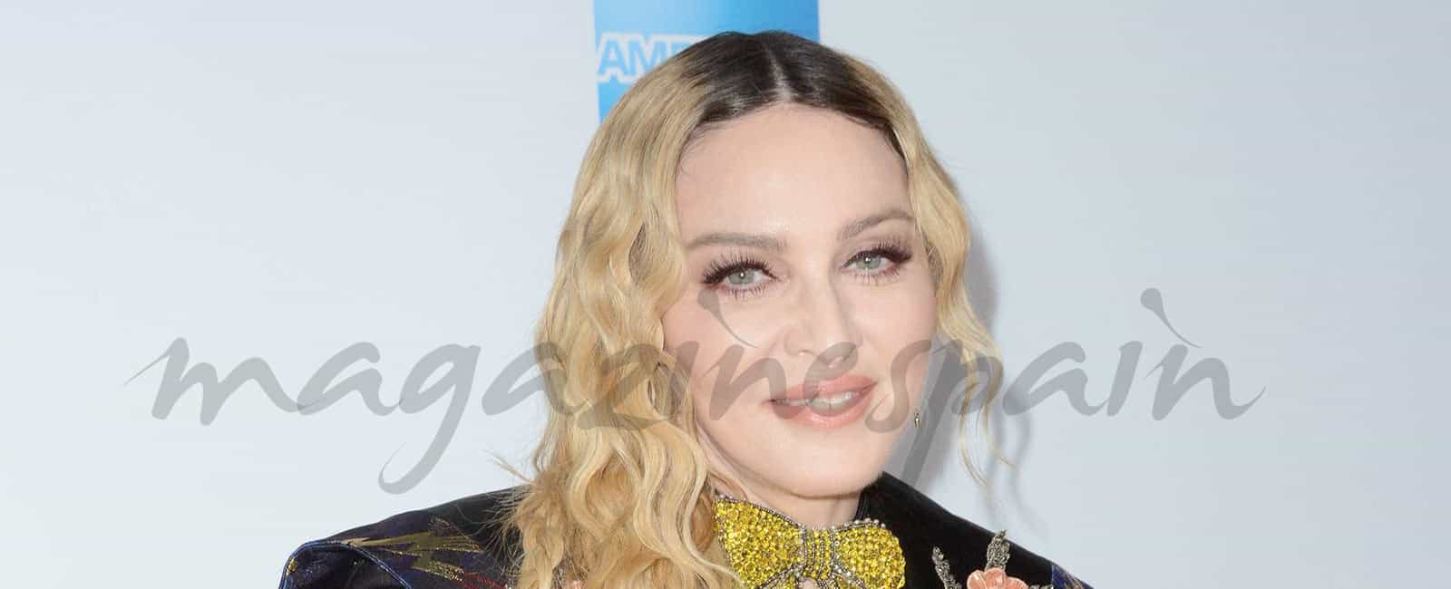 Madonna presenta a su hijas adoptadas en Malaui