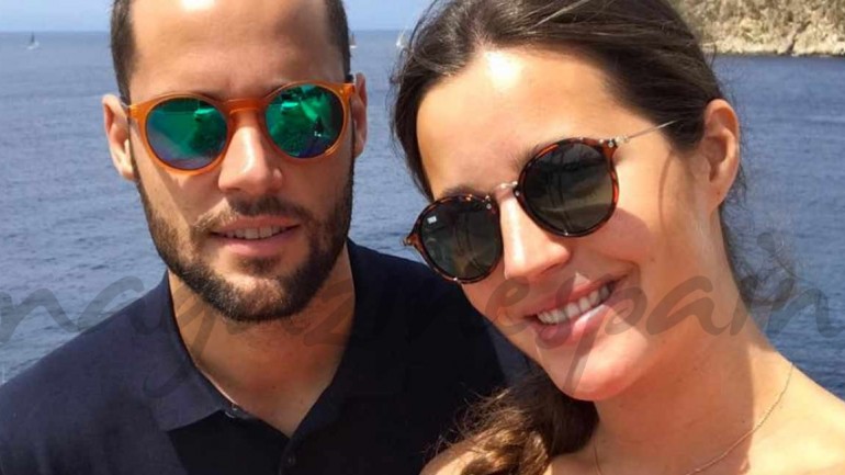 Malena Costa presume de tripa en la recta final de su embarazo