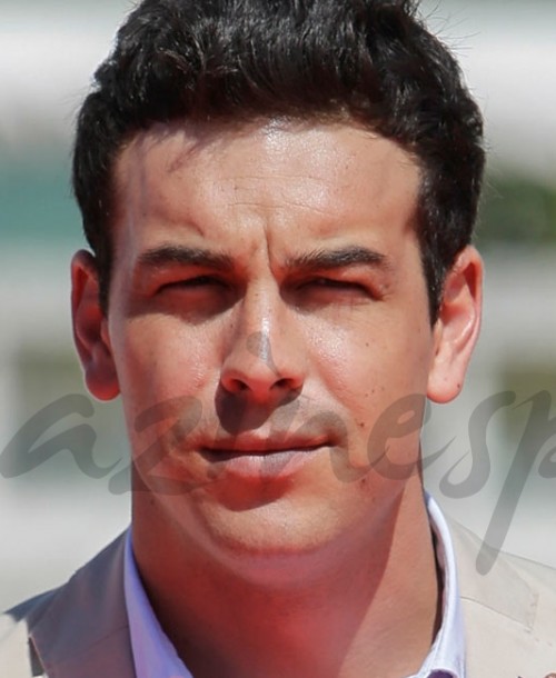 Mario Casas, irreconocible