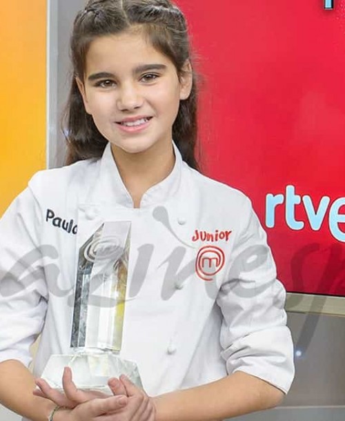 Paula consigue el trofeo de MasterChef Junior 4