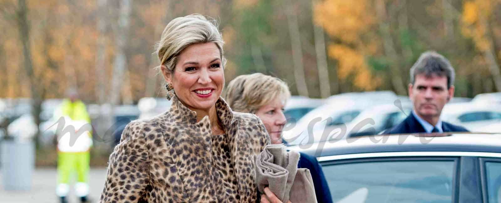 Máxima de Holanda se deja seducir por el animal print