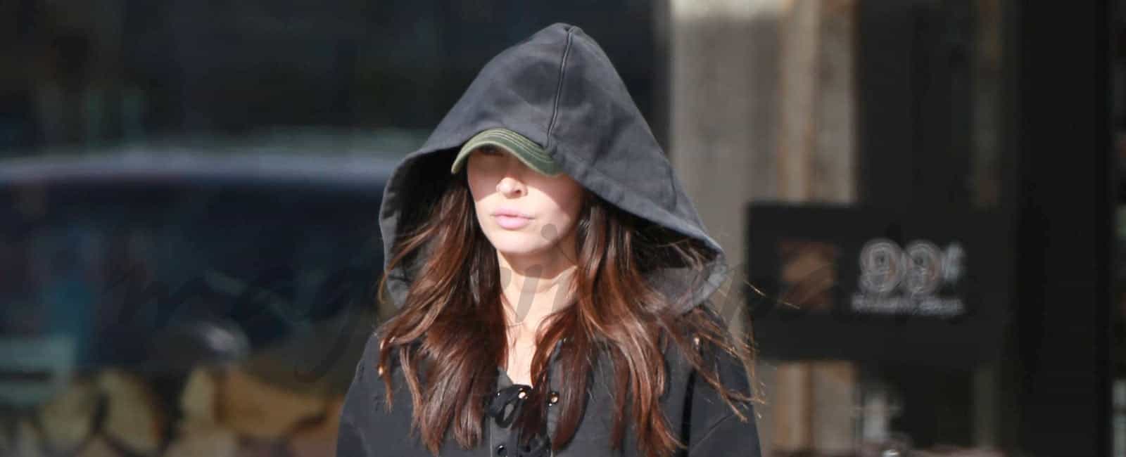 megan fox camuflada para ir de compras