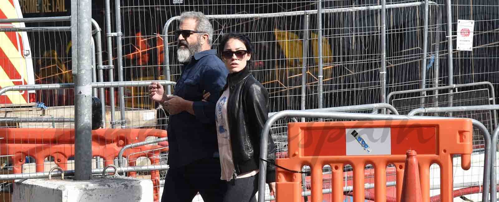 mel-gibson-y-rosalin-rose esperan su primer hijo