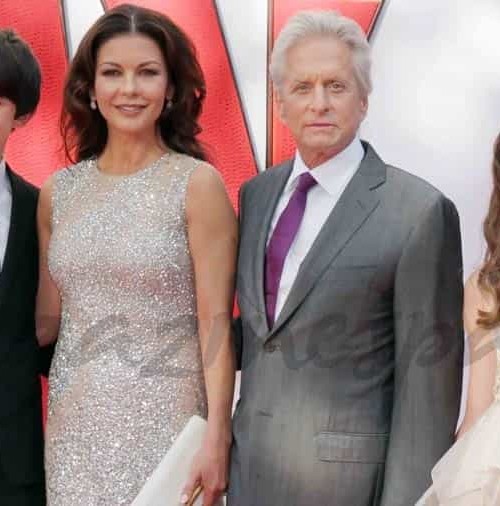 Michael Douglas y Catherine Zeta Jones con sus hijos