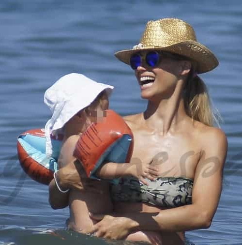 Michelle Hunziker y su familia vacaciones en la Toscana