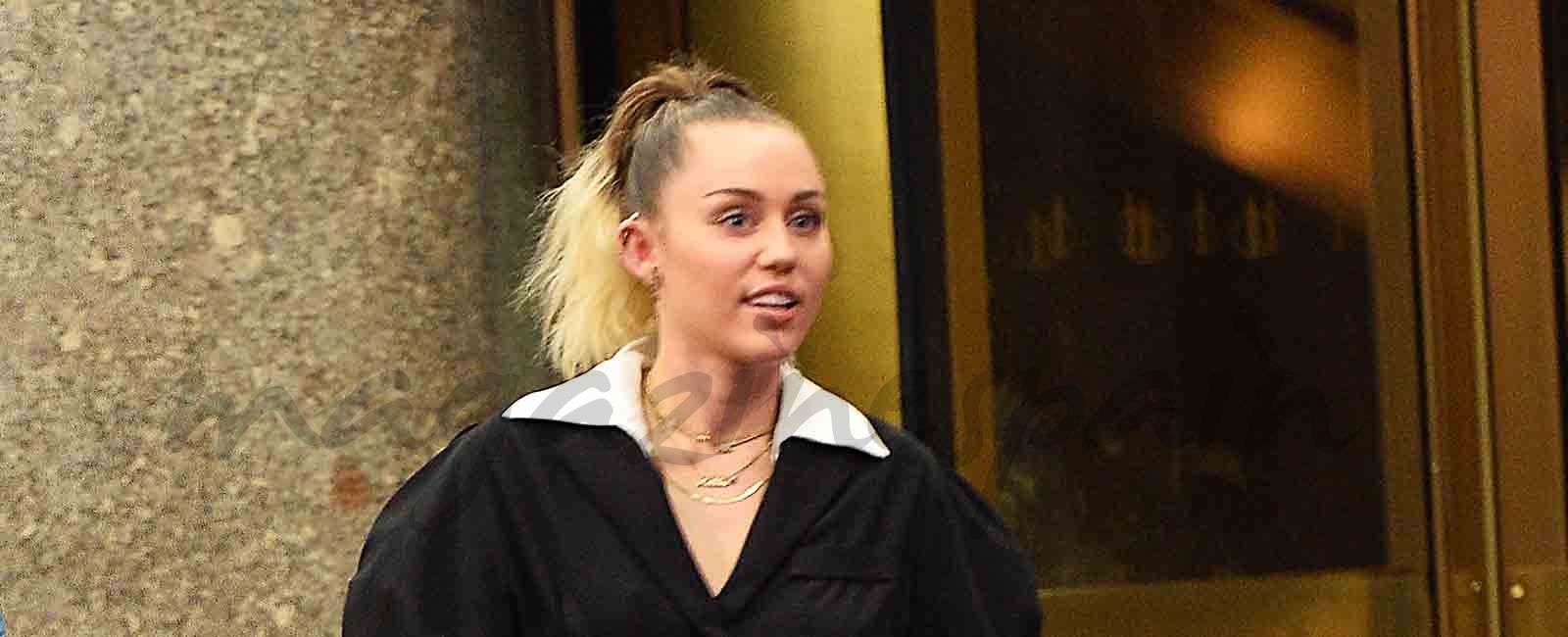 La original forma de presentar su próximo álbum Miley Cyrus