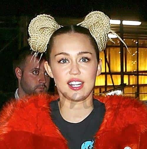 Miley Cyrus se viste de bebé, en su último videoclip