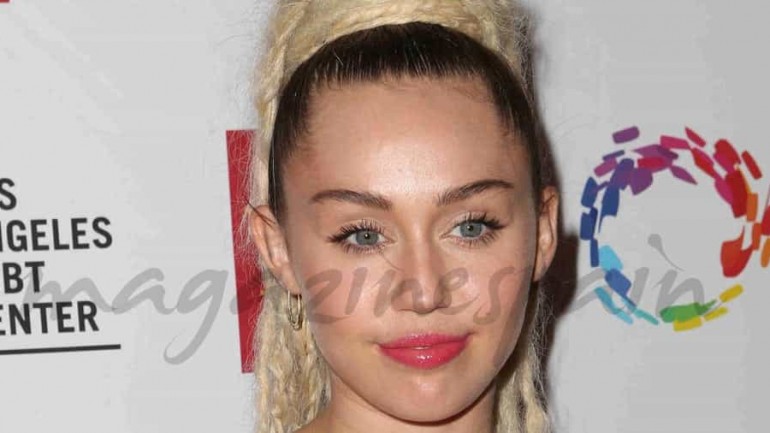Miley Cyrus consigue 50.000 dólares por «chupar» un piano