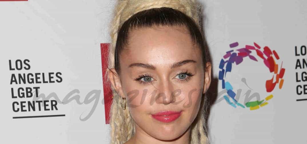 Miley Cyrus consigue 50.000 dólares por “chupar” un piano
