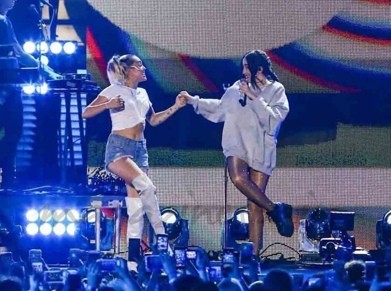 miley y rush cyrus cantan juntas en miami