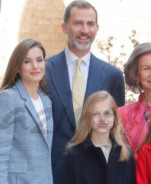 Los Reyes y sus hijas, en la tradicional misa de Pascua