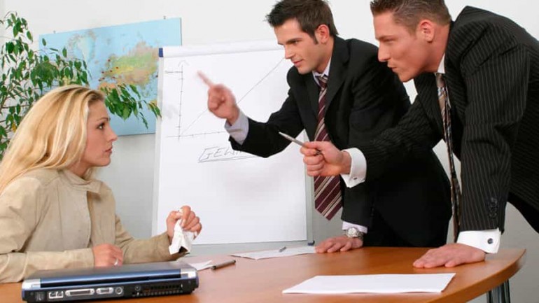 Detecta al jefe psicópata: «El acosador laboral»