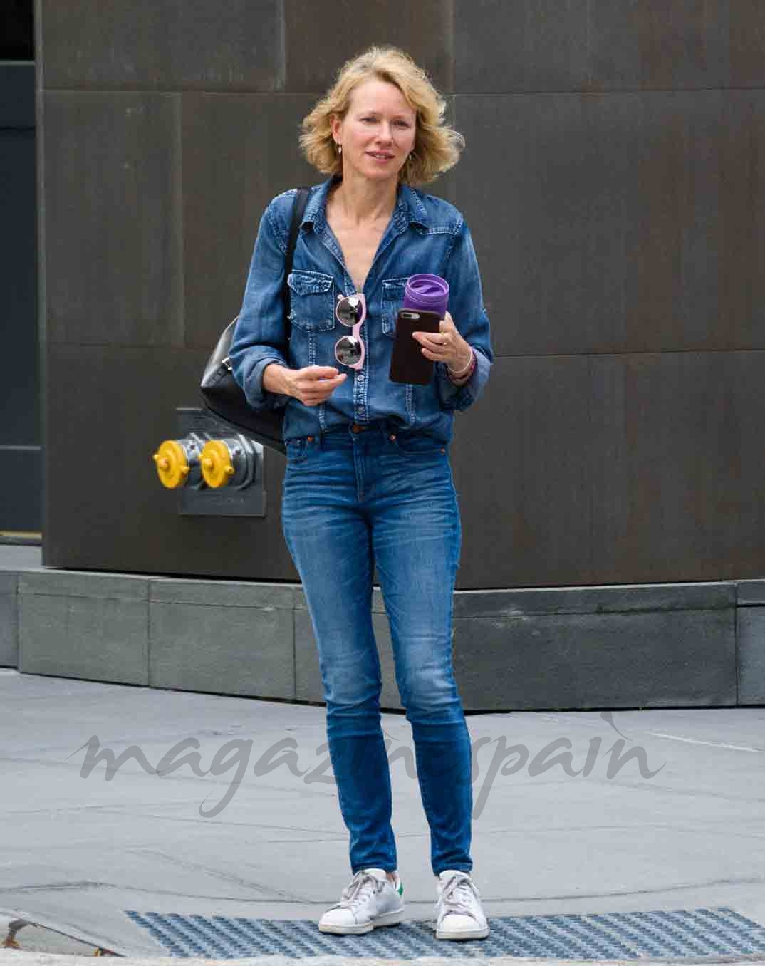 naomi watts se apunta a la moda denim