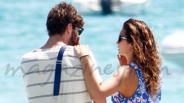 Nina Dobrev enamorada