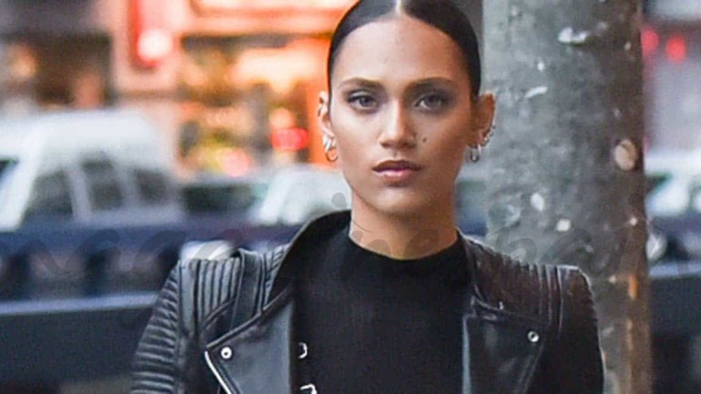 El street style de Dalianah Arekion, la nueva mejor amiga de Mario Casas