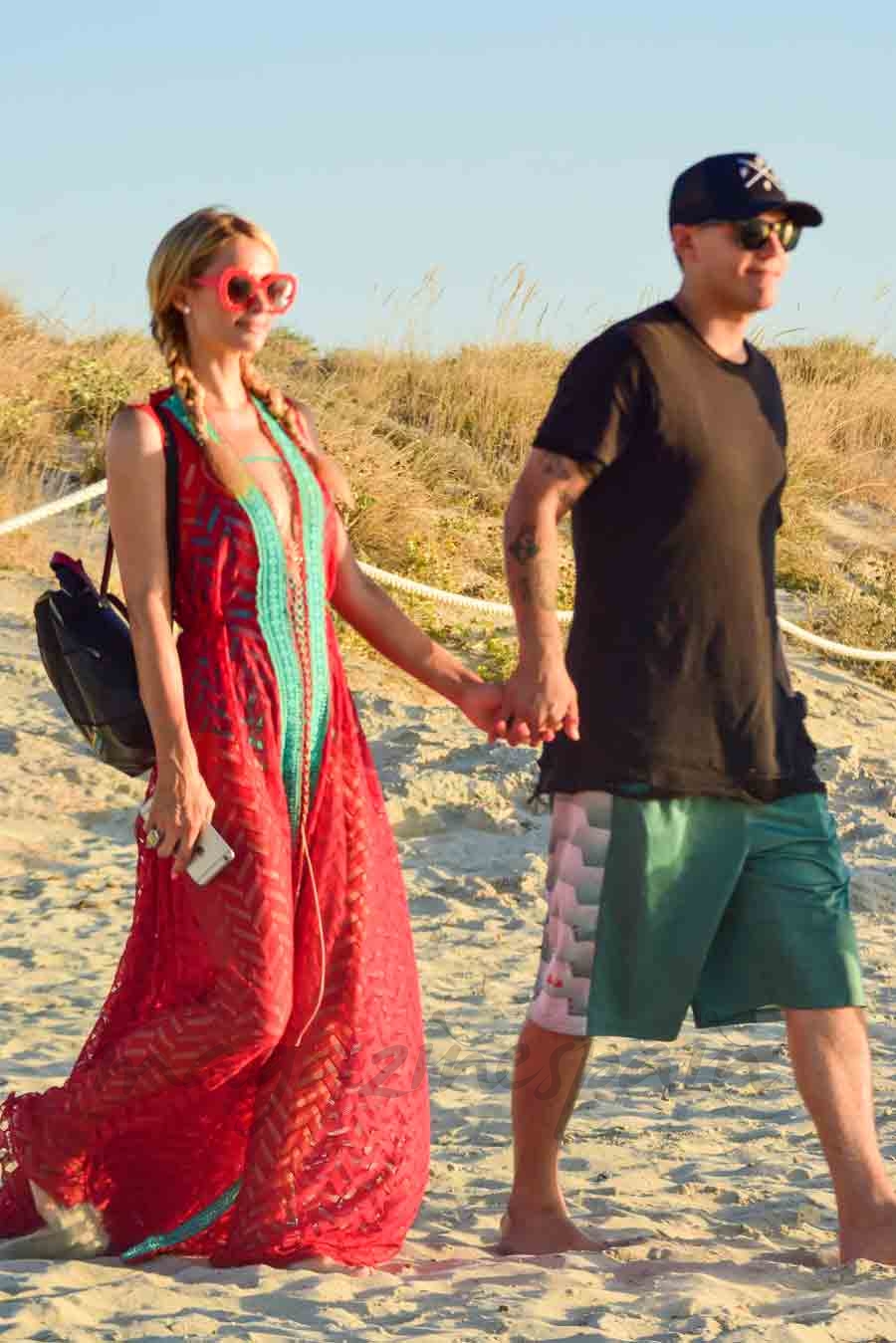 paris hilton y su novio en ibiza