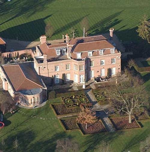 David y Victoria Beckham venden su palacio
