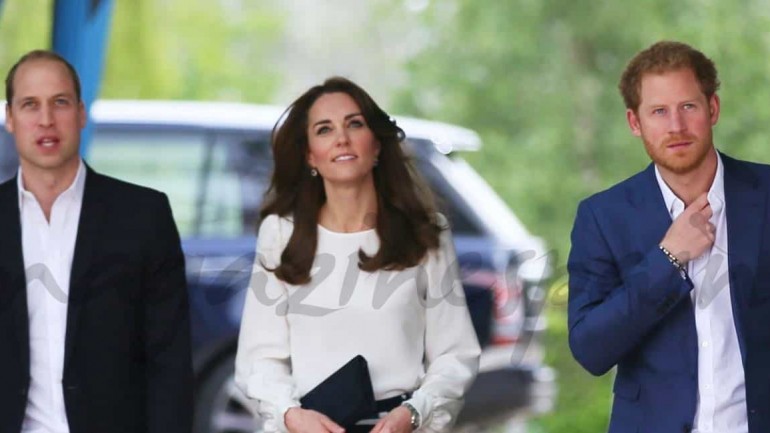 La familia Real Inglesa se divierte boxeando