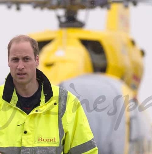 Primer empleo del príncipe William, copiloto de helicóptero