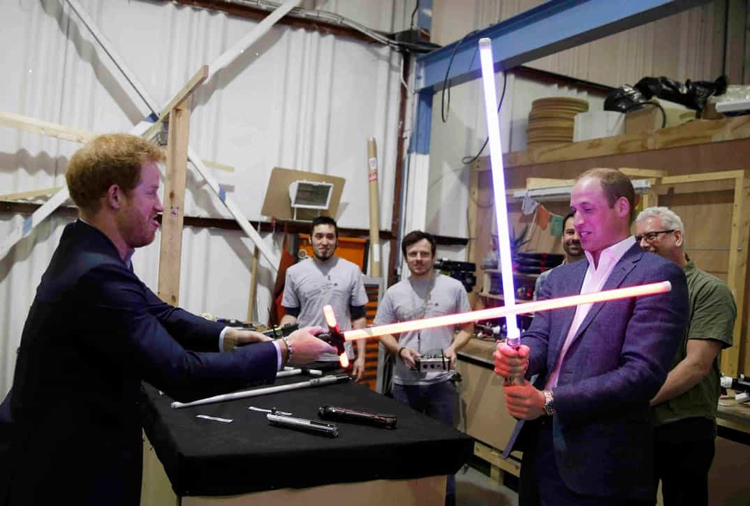 El príncipe Guillermo y el príncipe Harry en el rodaje de Star Wars