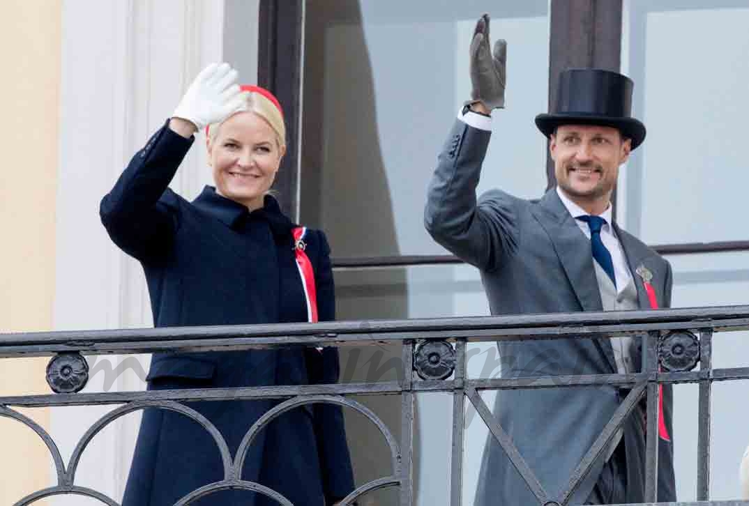 reyes y principes de noruega celebran su dia nacional