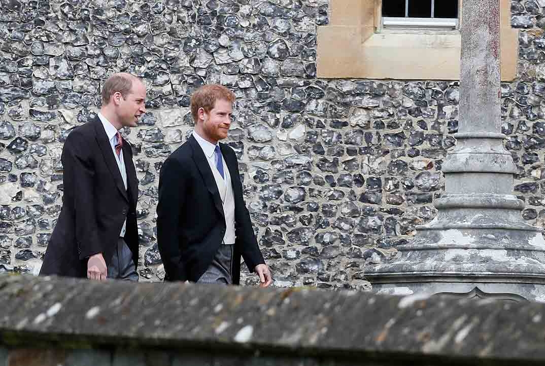 principes william y harry llegan a la boda de pippa middleton