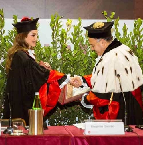 Rania de Jordania «Doctora Honoris Causa»