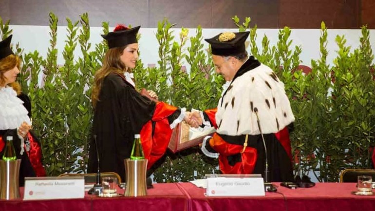 Rania de Jordania «Doctora Honoris Causa»