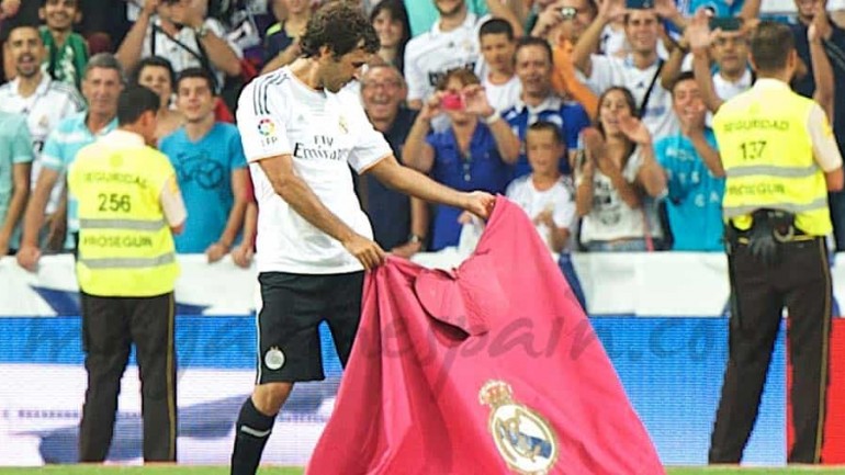 Con la presencia del Rey, entrañable homenaje a Raúl