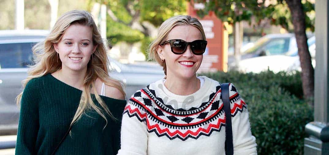 Reese Witherspoon y su hija «dos gotas de agua»