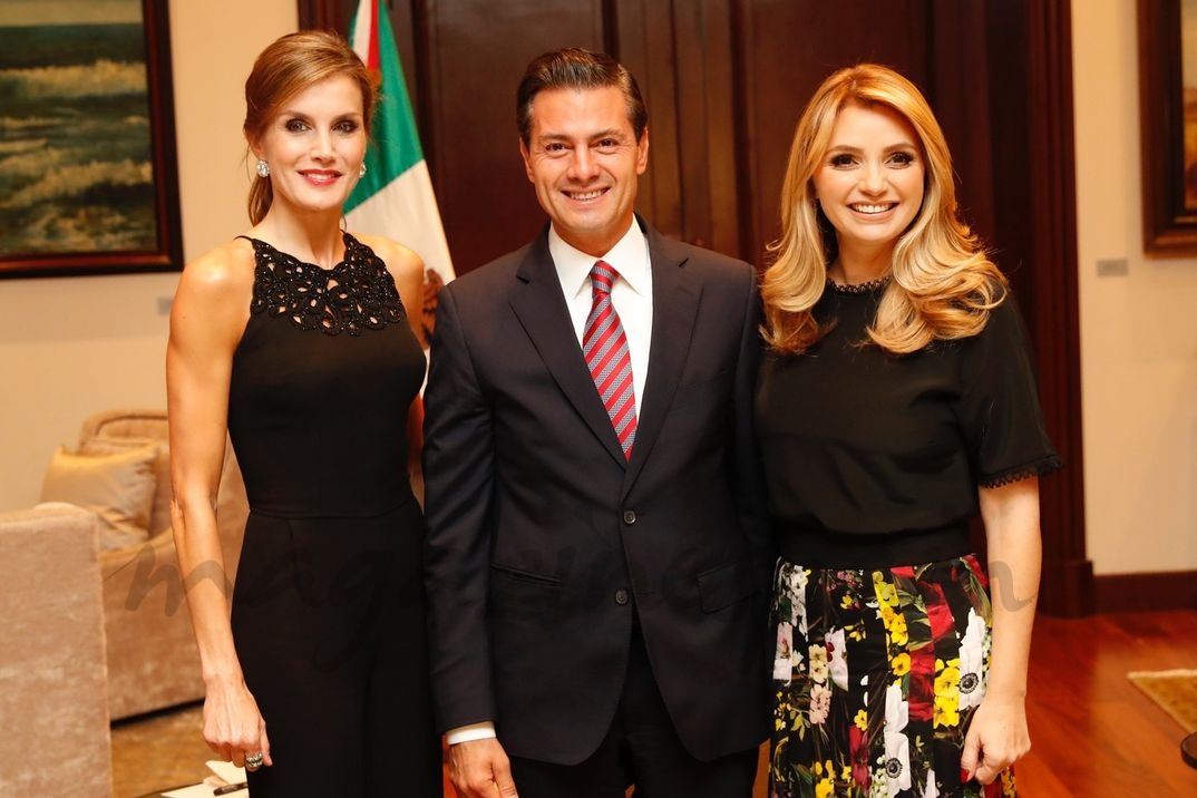 La Reina junto al Presidente de los Estados Unidos Mexicanos, Enrique Peña Nieto y su esposa © Casa S.M. El Rey