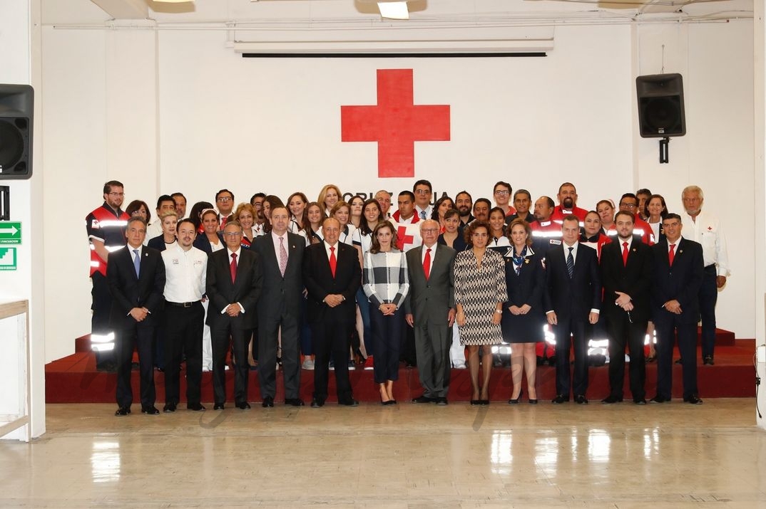 La Reina visita la Cruz Roja Mexicana © Casa S.M. El Rey