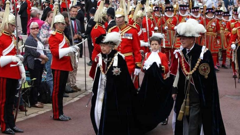 La Familia Real inglesa en la Orden de la Jarretera