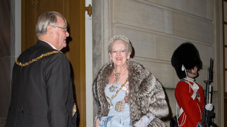 La reina Margarita de Dinamarca, anuncia la jubilación de su esposo
