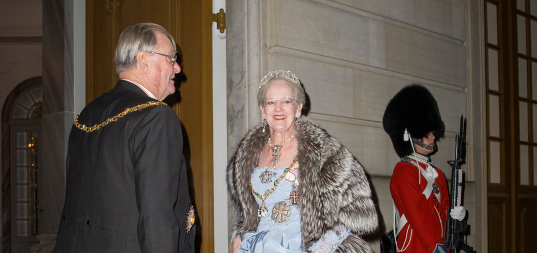 La reina Margarita de Dinamarca, anuncia la jubilación de su esposo