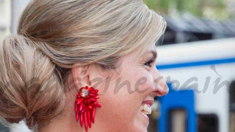 Llega la primavera al traje de la reina Máxima de Holanda