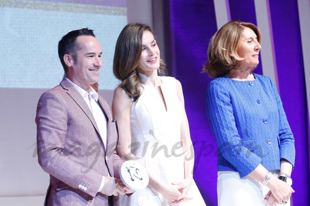 Doña Letizia entega el Premio Nacional Honorífico a la Gran Empresa del Sector de la Moda a PUIG