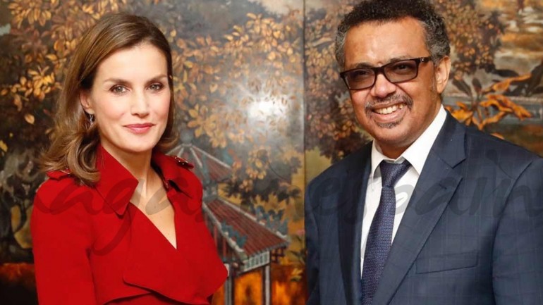 La reina Letizia y su perfecto look working girl en Ginebra