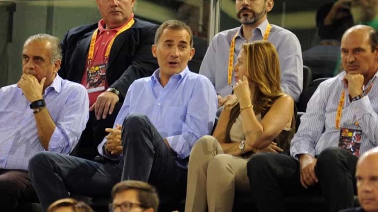 El rey Felipe VI regresa de sus vacaciones con nuevo look