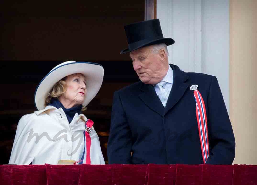 reyes y principes de noruega celebran su dia nacional