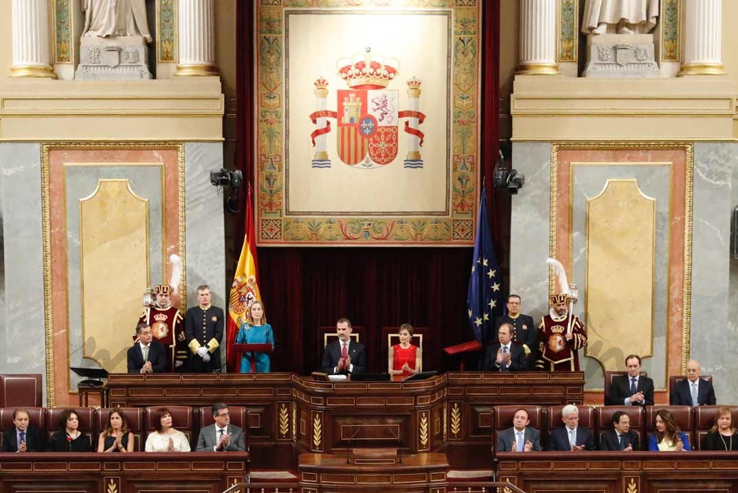 Tribuna presidencial durante la intervención de la presidenta del Congreso de los Diputados © Casa S.M. El Rey