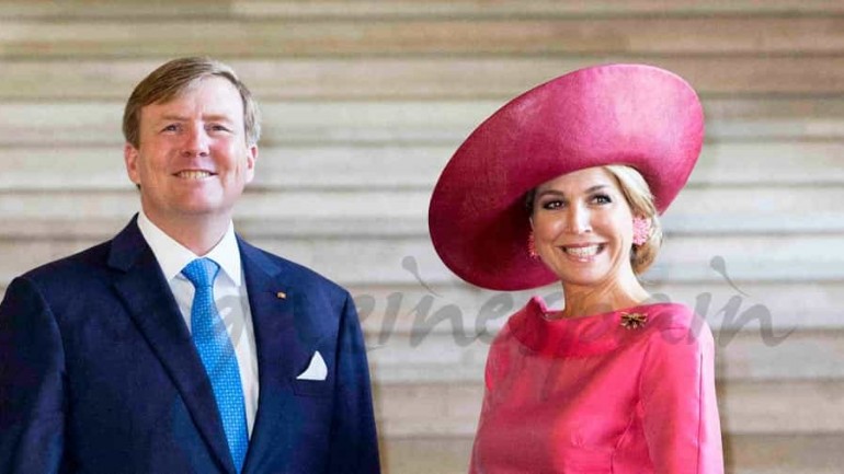 Los Reyes de Holanda conquistan a los alemanes