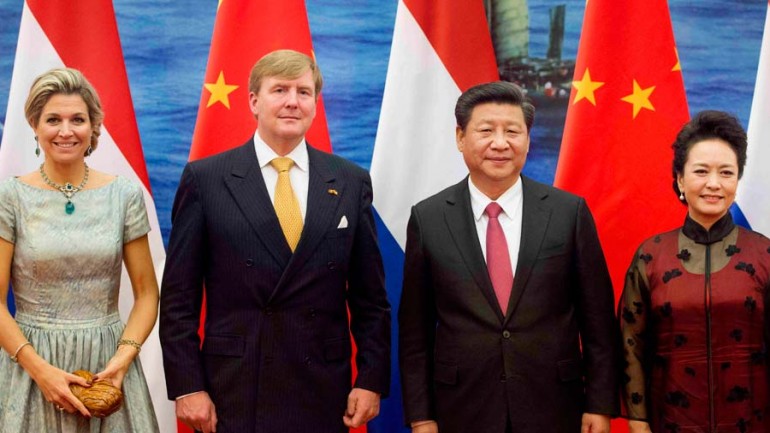 Máxima de Holanda trasladada de urgencia, desde Pekin a Holanda