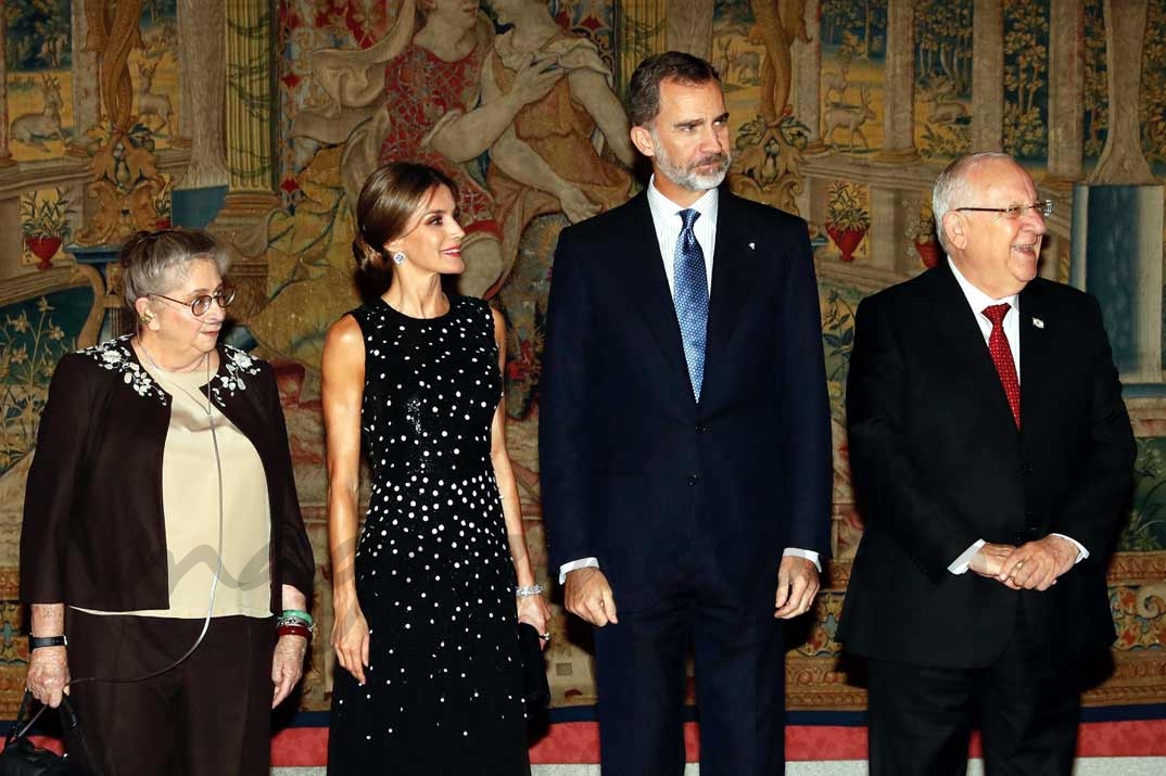 A su llegada la Palacio Real de El Pardo, los Reyes junto al presidente del Estado de Israel y la señora Rivlin © Casa S.M. El Rey