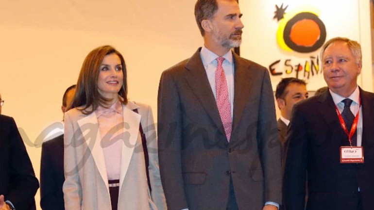 Los Reyes dan un paseo por el mundo en FITUR