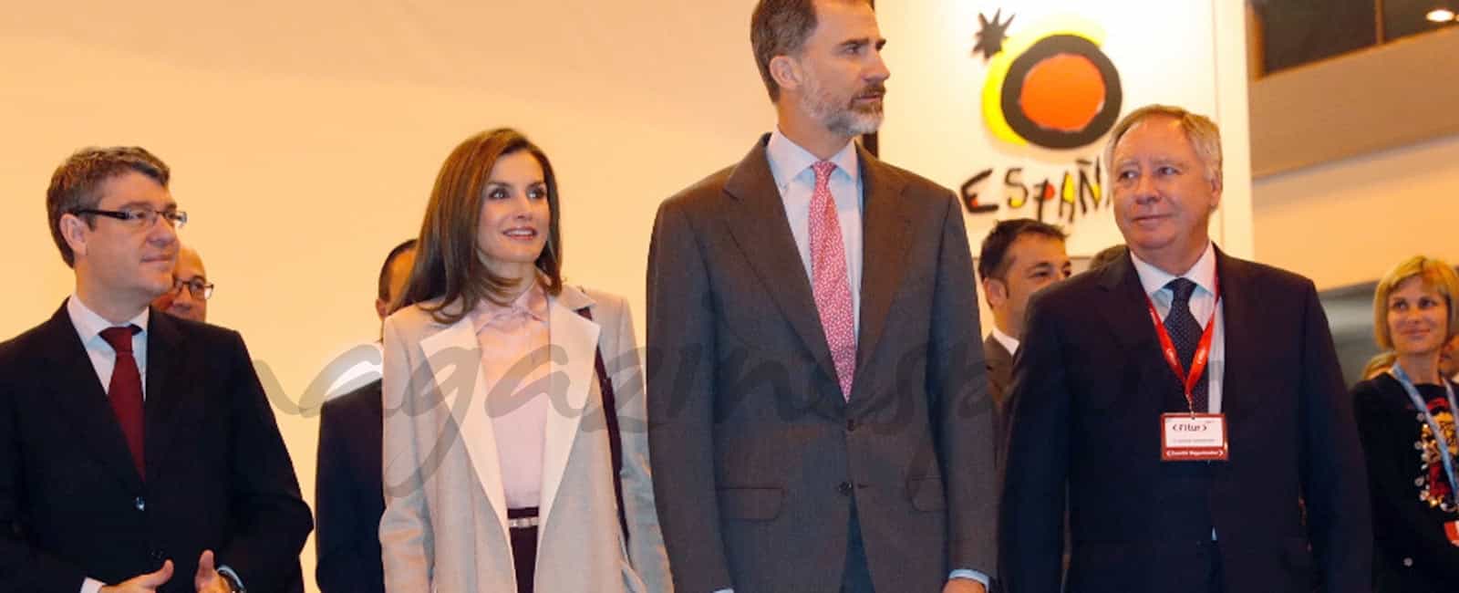 Los Reyes dan un paseo por el mundo en FITUR